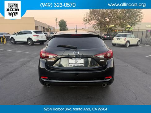 Used 2018 MAZDA MAZDA3 Touring FWD image 5
