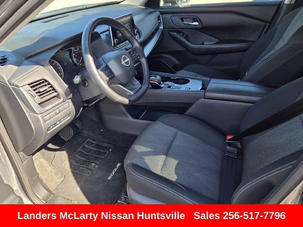 Used 2025 Nissan Rogue SV FWD image 15