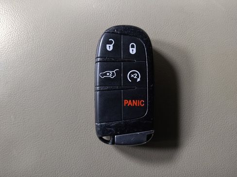 Used 2018 Jeep Grand Cherokee Limited w/ Trailer Tow Group IV image 32