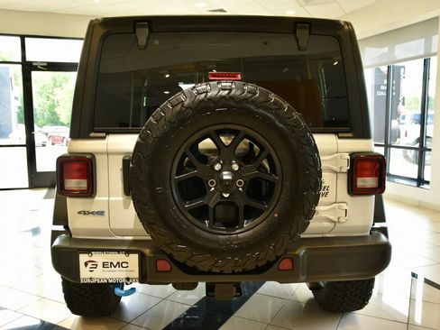 Used 2024 Jeep Wrangler Unlimited AWD/4WD image 5