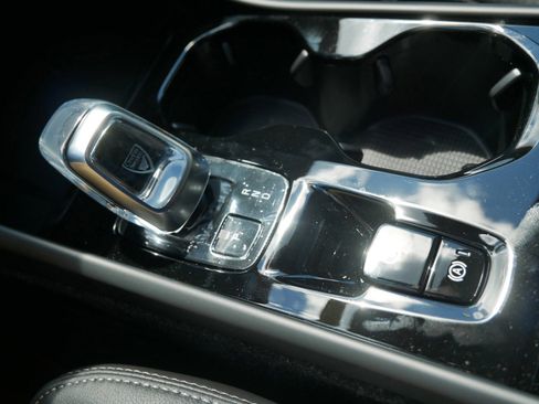 New 2026 Volvo XC40 B5 Plus w/ Climate Package image 9