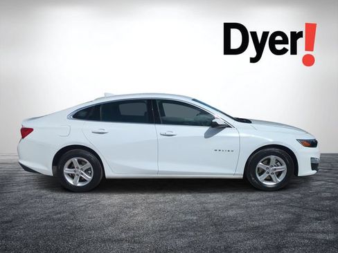 Used 2024 Chevrolet Malibu LT FWD image 2