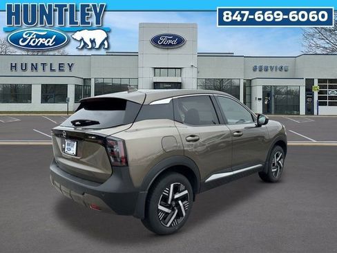 Used 2025 Nissan Kicks SV image 5