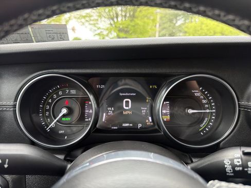Used 2023 Jeep Wrangler Unlimited Sahara w/ Cold Weather Group AWD/4WD image 28