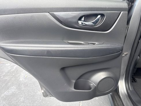 Used 2017 Nissan Rogue S w/ S Appearance Package AWD/4WD image 24
