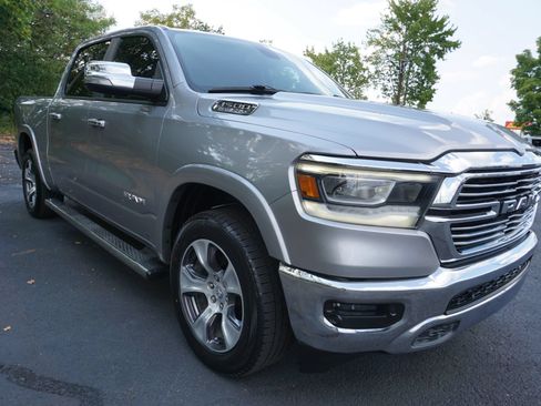 Used 2019 RAM 1500 Laramie AWD/4WD image 5