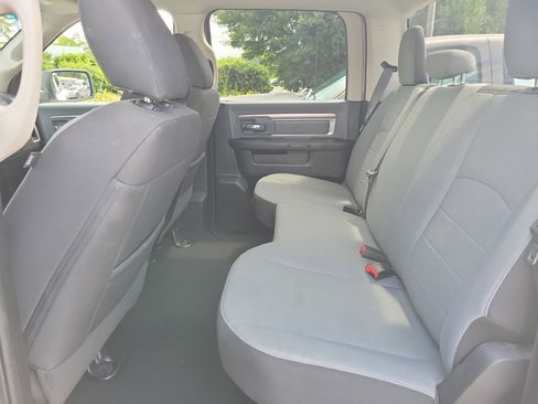 Used 2022 RAM 1500 Classic SLT AWD/4WD image 11