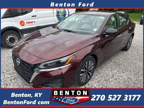 Used 2025 Nissan Altima 2.5 SV FWD image 1