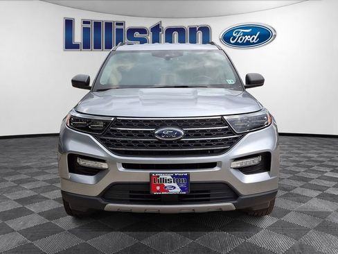 Used 2023 Ford Explorer XLT w/ Equipment Group 202A AWD/4WD image 2