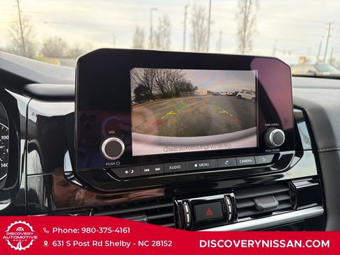 Certified 2025 Nissan Pathfinder SV image 18