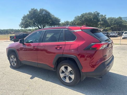 Used 2024 Toyota RAV4 XLE w/ Convenience Package FWD image 7