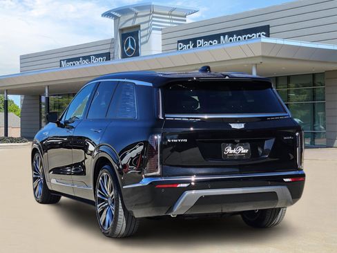 Used 2026 Cadillac Vistiq Premium Luxury image 4