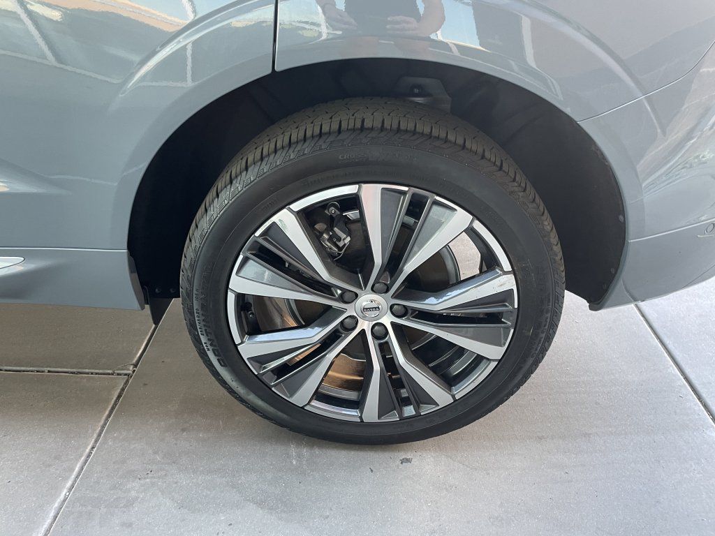 Used 2022 Volvo XC60 T8 Inscription Expression w/ Advanced Package AWD/4WD image 11