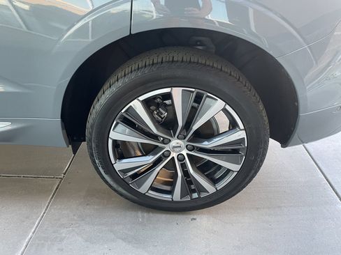 Used 2022 Volvo XC60 T8 Inscription Expression w/ Advanced Package image 11