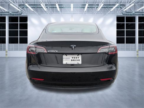 Used 2021 Tesla Model 3 Standard Range Plus image 5