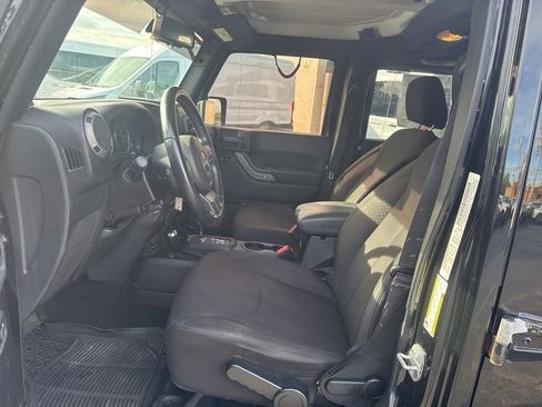 Used 2014 Jeep Wrangler Unlimited Sport w/ Quick Order Package 24S AWD/4WD image 9