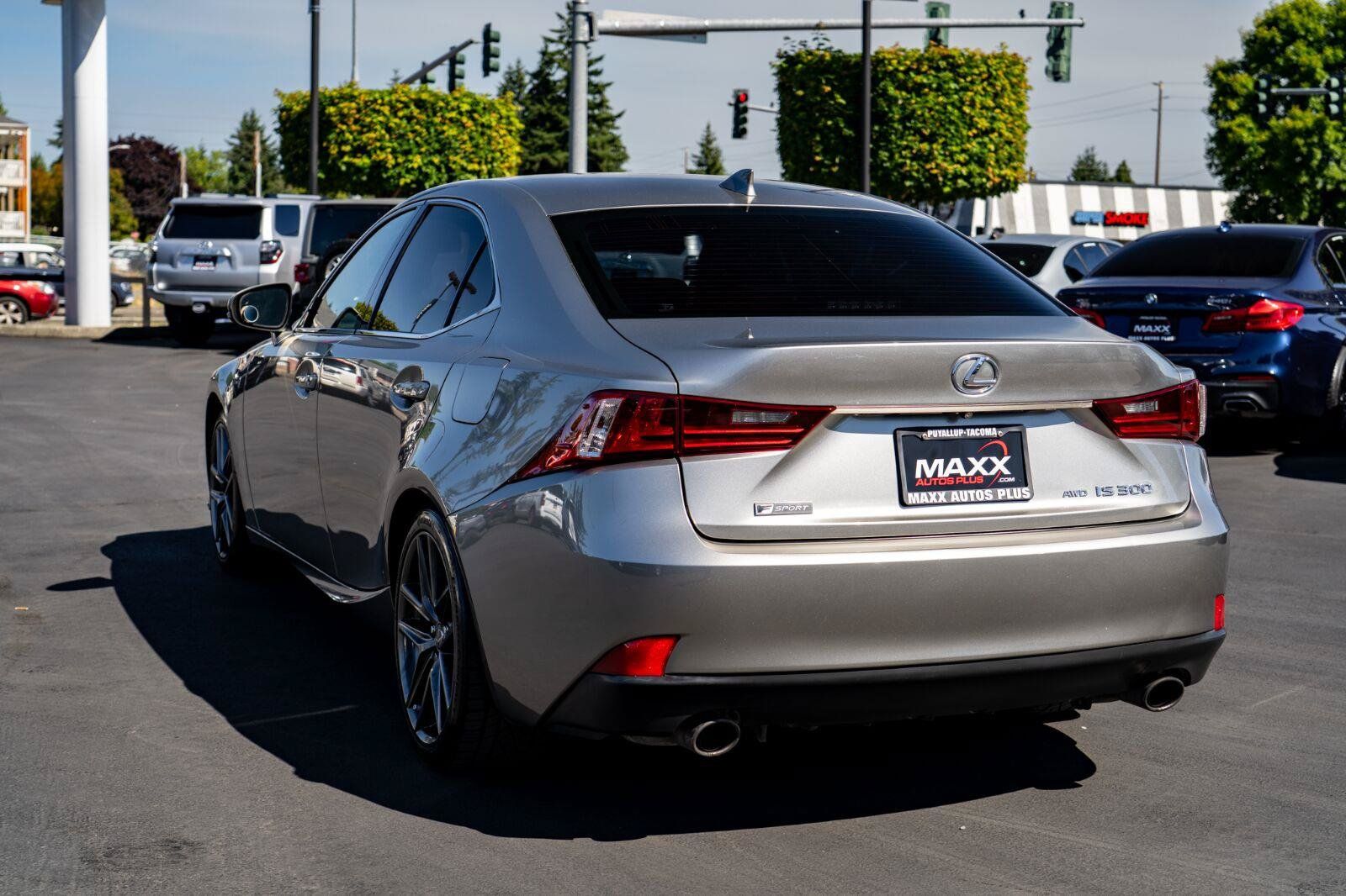 Used 2016 Lexus IS 300 AWD image 10