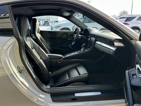 Used 2018 Porsche 911 Carrera image 22