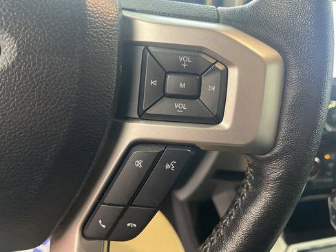 Used 2020 Ford F150 Lariat w/ FX4 Off-Road Package image 20