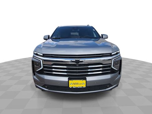 Used 2025 Chevrolet Tahoe LT w/ Comfort Package RWD image 3