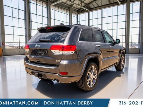 Used 2021 Jeep Grand Cherokee Overland AWD/4WD image 36
