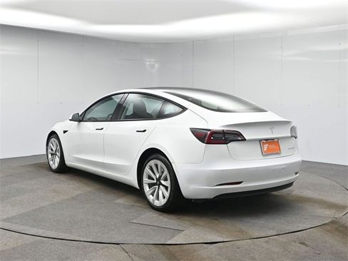 Used 2022 Tesla Model 3 Long Range image 3