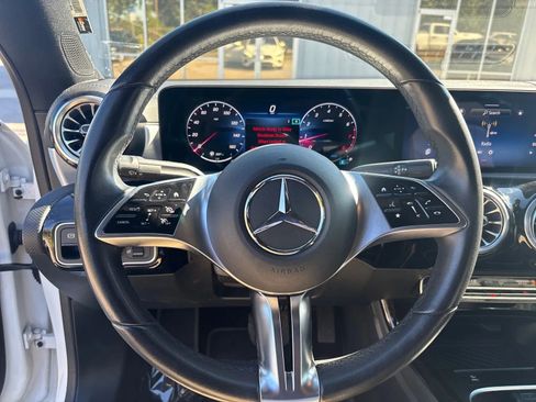 Used 2025 Mercedes-Benz CLA 250 4MATIC image 19
