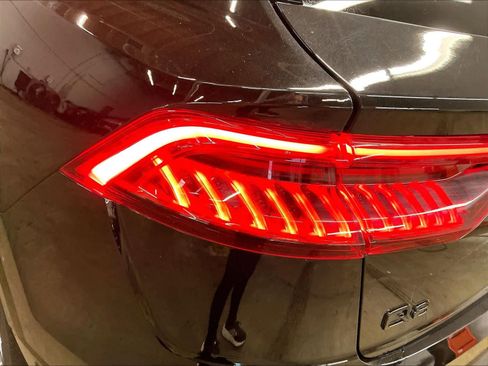 Used 2023 Audi Q8 Prestige w/ Prestige Package image 31