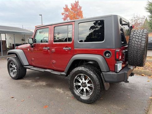 Used 2010 Jeep Wrangler Unlimited Sport AWD/4WD image 3