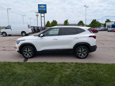 Used 2022 Kia Seltos EX AWD/4WD image 10