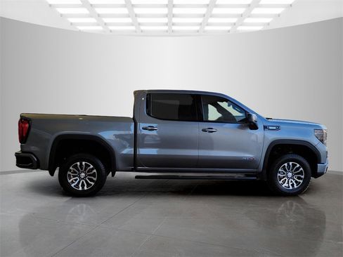Used 2023 GMC Sierra 1500 AT4 image 3