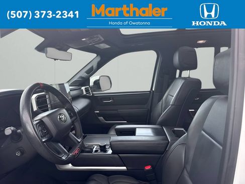Used 2025 Toyota Sequoia Platinum AWD/4WD image 11