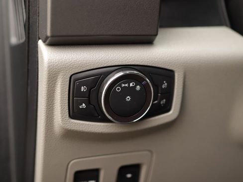 Used 2019 Ford F150 XLT w/ Equipment Group 302A Luxury AWD/4WD image 10