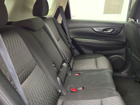 Used 2017 Nissan Rogue SV AWD/4WD image 20
