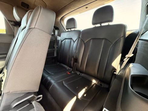 Used 2023 Audi SQ7 Prestige w/ Prestige Package image 24