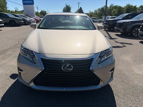 Used 2016 Lexus ES 350 w/ Luxury Package w/Wood Trim FWD image 3