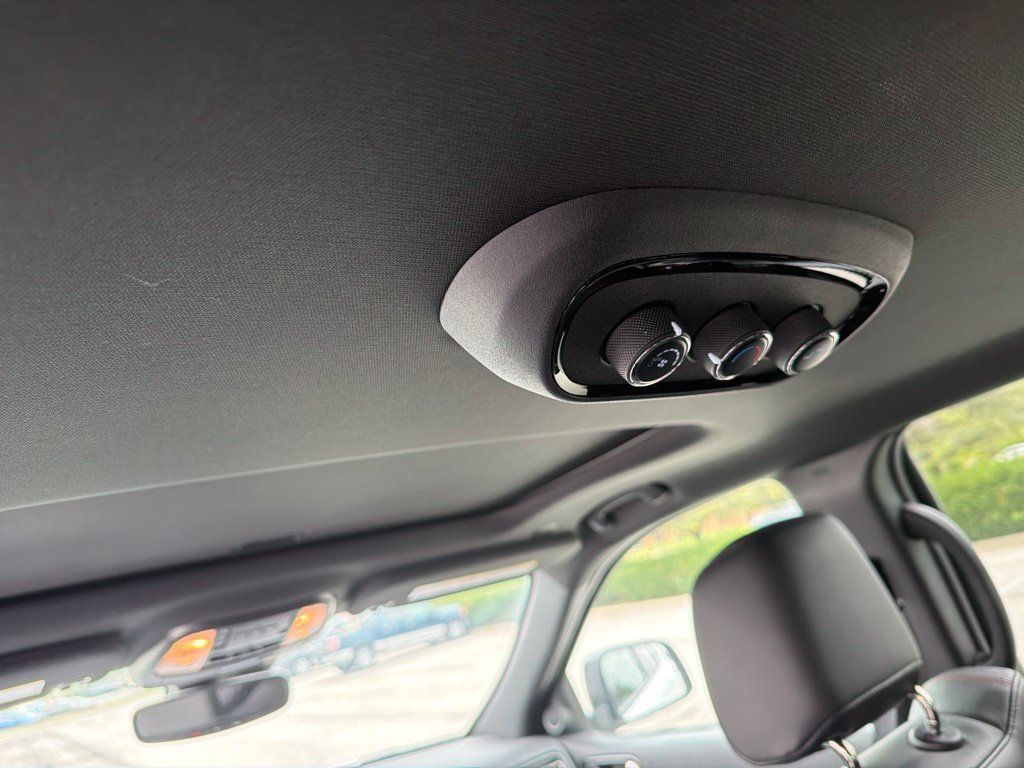 Used 2025 Dodge Durango GT AWD/4WD image 22