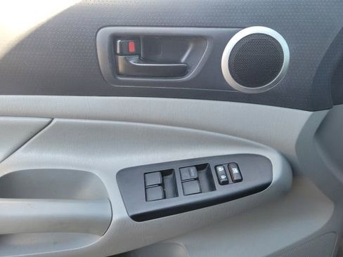 Used 2015 Toyota Tacoma 4x4 Double Cab w/ TRD Off-Road Package image 40