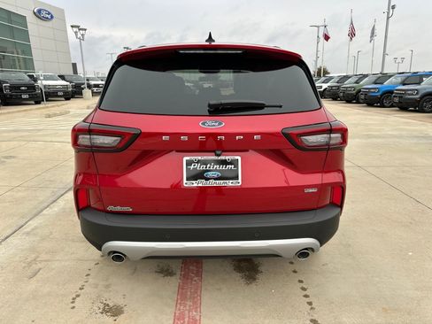 New 2026 Ford Escape SE image 4