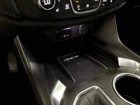 Used 2023 Chevrolet Traverse LT FWD image 26