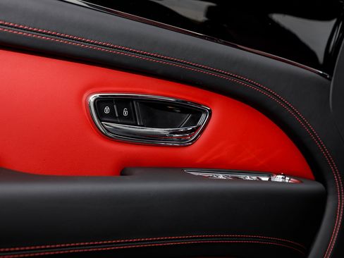 New 2025 Bentley Bentayga image 36