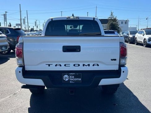 Used 2023 Toyota Tacoma TRD Off-Road w/ Technology Package image 8