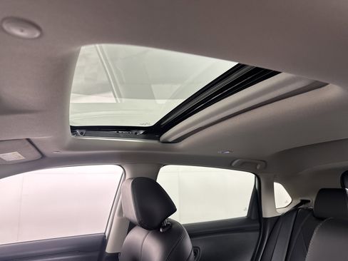 Used 2023 Honda HR-V EX-L image 18