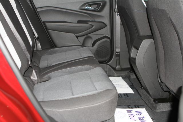 Used 2025 Chevrolet Trax LS w/ LS Convenience Package FWD image 28
