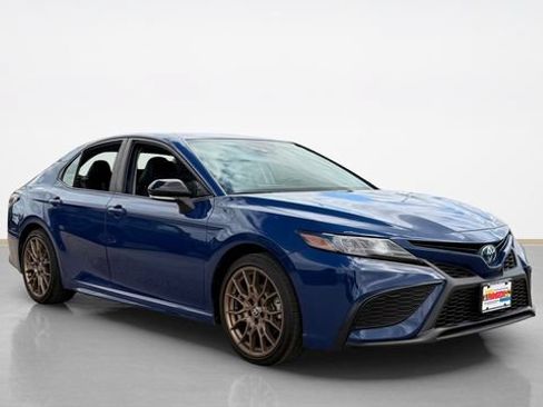 Used 2024 Toyota Camry SE w/ Convenience Package FWD image 1