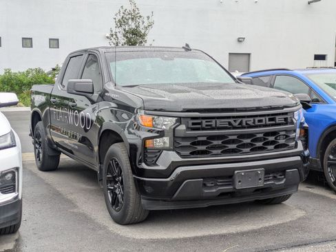 Used 2022 Chevrolet Silverado 1500 Custom image 2