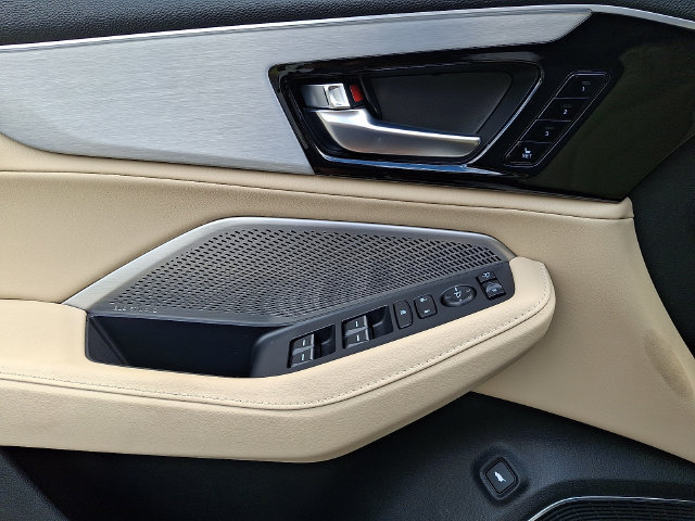 Used 2023 Acura MDX w/ Technology Package FWD image 13