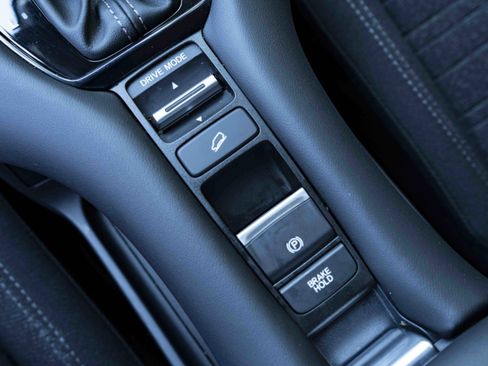 Used 2026 Honda HR-V LX image 28