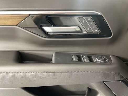 New 2026 Chevrolet Suburban High Country image 23