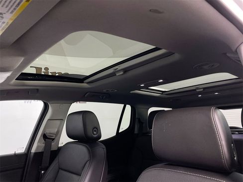 Certified 2023 GMC Acadia SLT w/ Preferred Package image 22